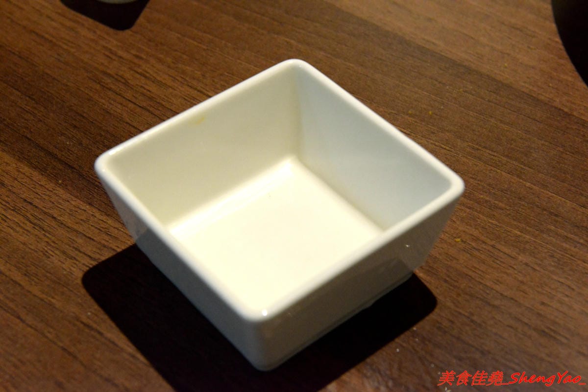 [台中龍井]二花一樹 – 隱藏在東海商圈巷弄內的輕食咖啡店,帕里尼三明治和手作甜點都好好吃,主食有附飲品,價位不貴,店家環境氣氛相當不錯,非常適合IG拍照打卡。(已歇業)