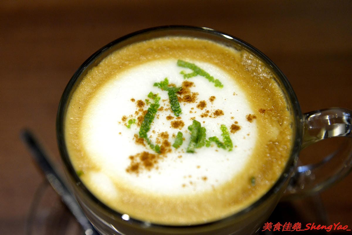 [台中龍井]二花一樹 – 隱藏在東海商圈巷弄內的輕食咖啡店,帕里尼三明治和手作甜點都好好吃,主食有附飲品,價位不貴,店家環境氣氛相當不錯,非常適合IG拍照打卡。(已歇業)