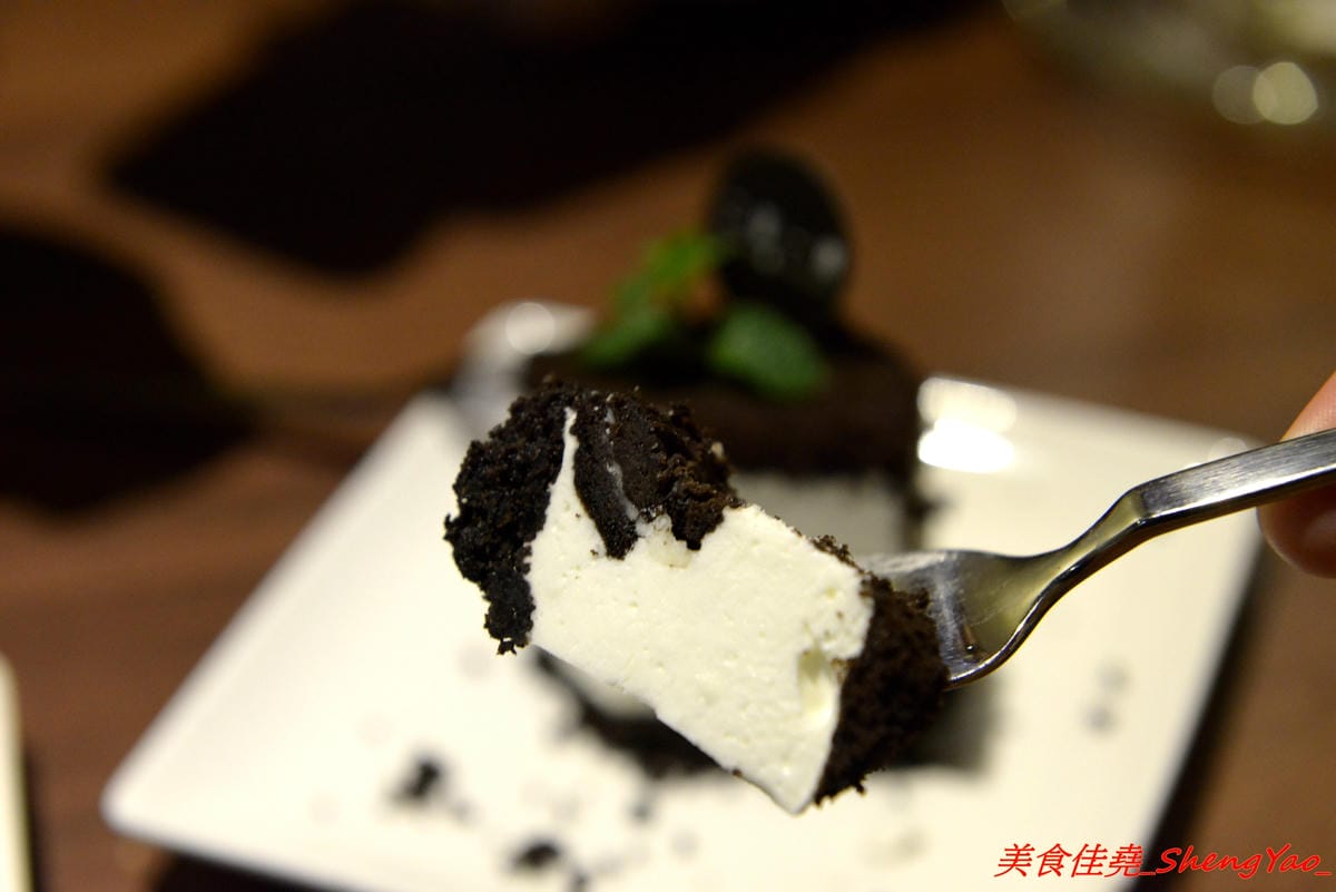 [台中龍井]二花一樹 – 隱藏在東海商圈巷弄內的輕食咖啡店,帕里尼三明治和手作甜點都好好吃,主食有附飲品,價位不貴,店家環境氣氛相當不錯,非常適合IG拍照打卡。(已歇業)