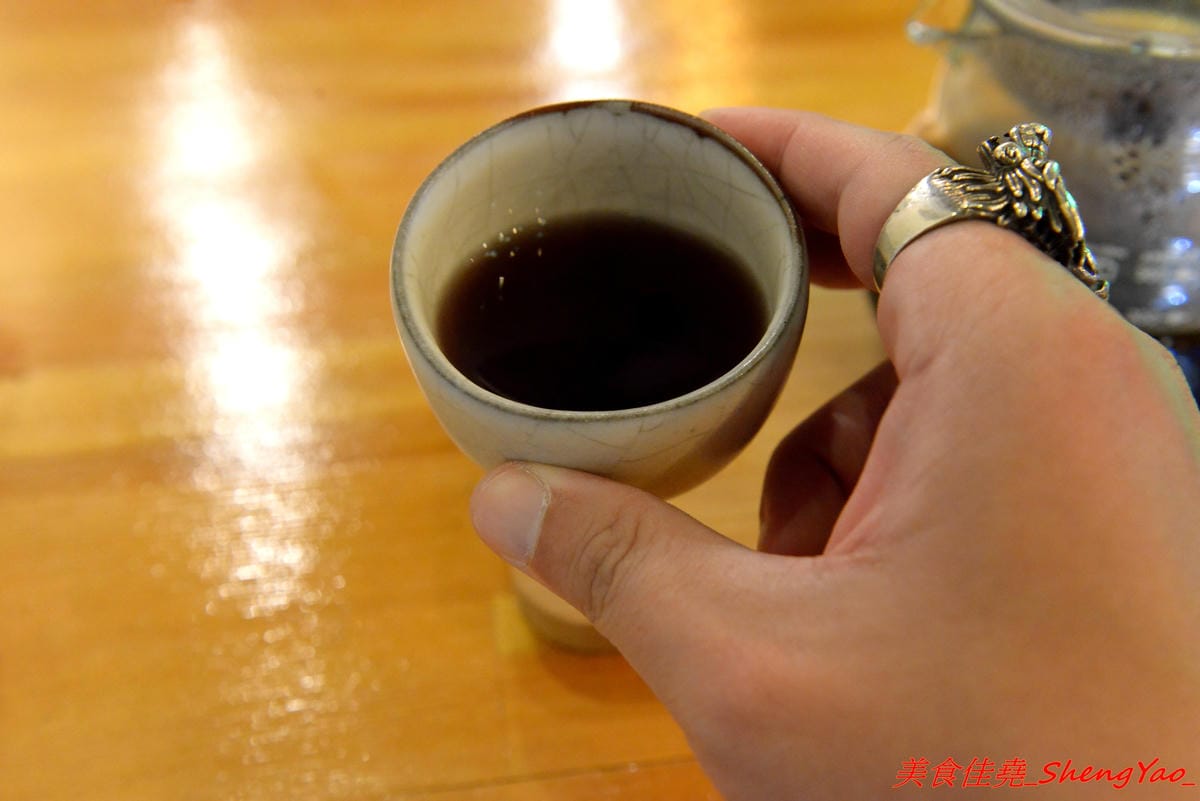 [台中西屯]麥意斯 – 超特別的異國風裝潢咖啡店,手作乾燥花吊燈美美的,餐點為蛋奶素,走健康養生風,咖啡豆為自家烘焙,咖啡相當有水準。