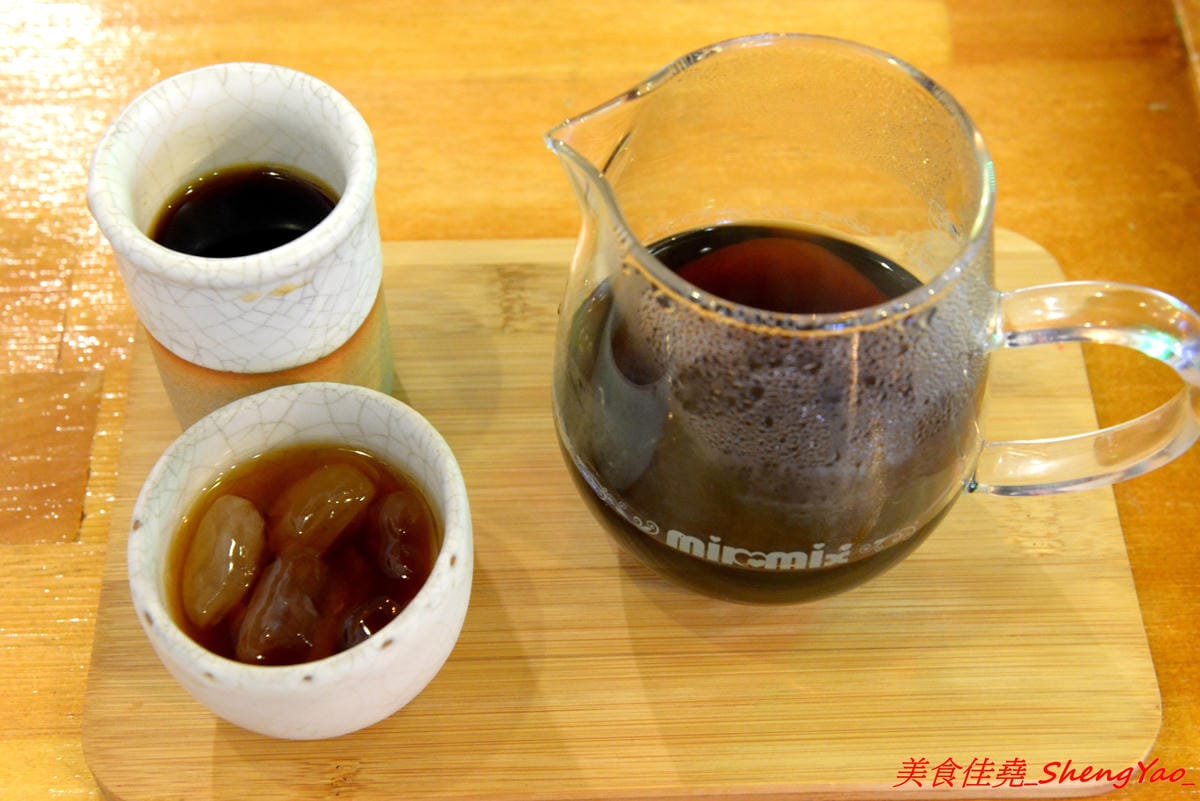 [台中西屯]麥意斯 – 超特別的異國風裝潢咖啡店,手作乾燥花吊燈美美的,餐點為蛋奶素,走健康養生風,咖啡豆為自家烘焙,咖啡相當有水準。
