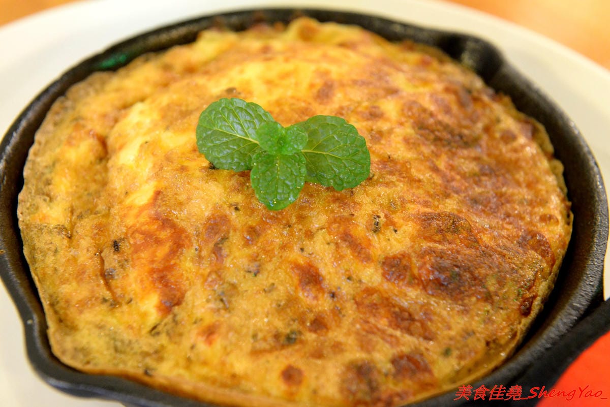 [台中西屯]麥意斯 – 超特別的異國風裝潢咖啡店,手作乾燥花吊燈美美的,餐點為蛋奶素,走健康養生風,咖啡豆為自家烘焙,咖啡相當有水準。