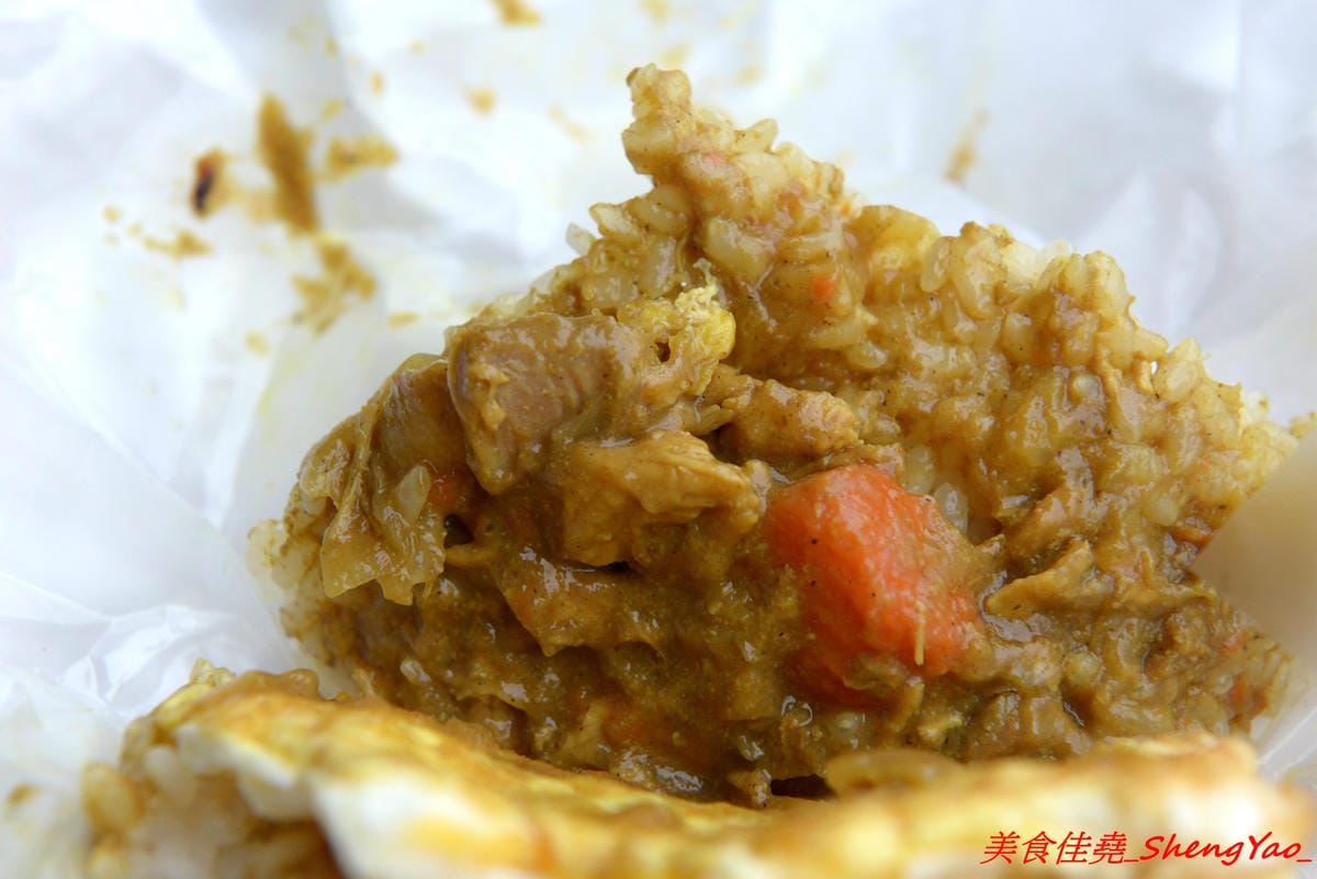 [台中清水]初食餐車 – 清水文青風飯糰行動攤車,台式飯糰與日式飯糰的結合,每日販售三種口味,不時還會有隱藏版特殊口味,還不錯吃,一顆才賣35元,早上6點半開賣,賣完為止。(已歇業)