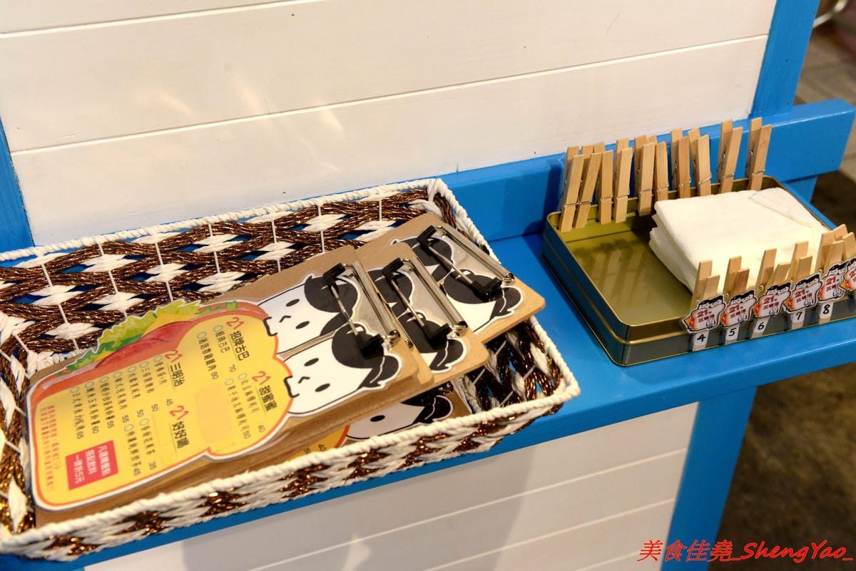 [台中沙鹿]21號三明治 – 沙鹿菜市場內新開張的義式熱壓三明治(帕尼尼)小攤,內餡豐富實在,鹹口味和甜口味都很有特色,好吃推薦,下午茶的新選擇。