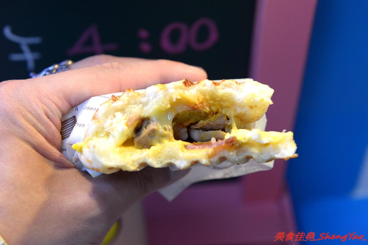 [台中沙鹿]21號三明治 – 沙鹿菜市場內新開張的義式熱壓三明治(帕尼尼)小攤,內餡豐富實在,鹹口味和甜口味都很有特色,好吃推薦,下午茶的新選擇。