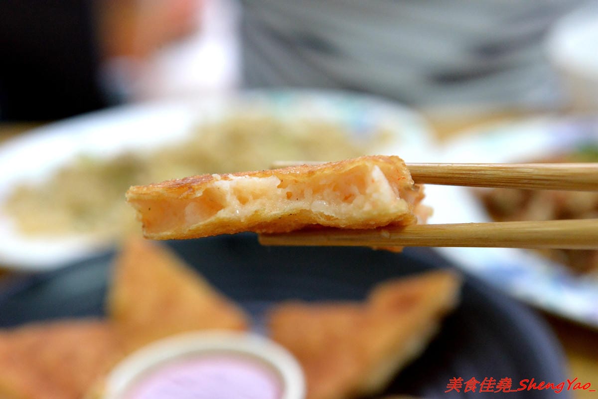 [台中沙鹿]泰食堂 – 靜宜商圈新開的泰式料理食堂,老闆是緬甸人,店內菜色種類不少,部分菜色很有泰國料理餐廳水準,百元左右平價價位,份量不小,4/27開幕單點一律9折。