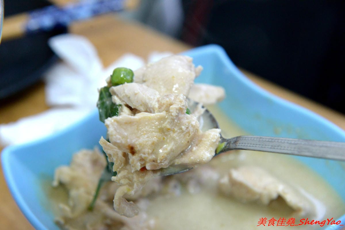 [台中沙鹿]泰食堂 – 靜宜商圈新開的泰式料理食堂,老闆是緬甸人,店內菜色種類不少,部分菜色很有泰國料理餐廳水準,百元左右平價價位,份量不小,4/27開幕單點一律9折。