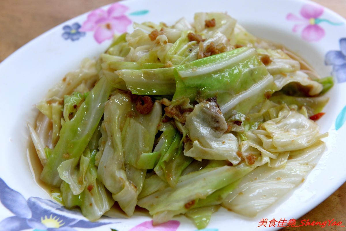 [台中沙鹿]泰食堂 – 靜宜商圈新開的泰式料理食堂,老闆是緬甸人,店內菜色種類不少,部分菜色很有泰國料理餐廳水準,百元左右平價價位,份量不小,4/27開幕單點一律9折。