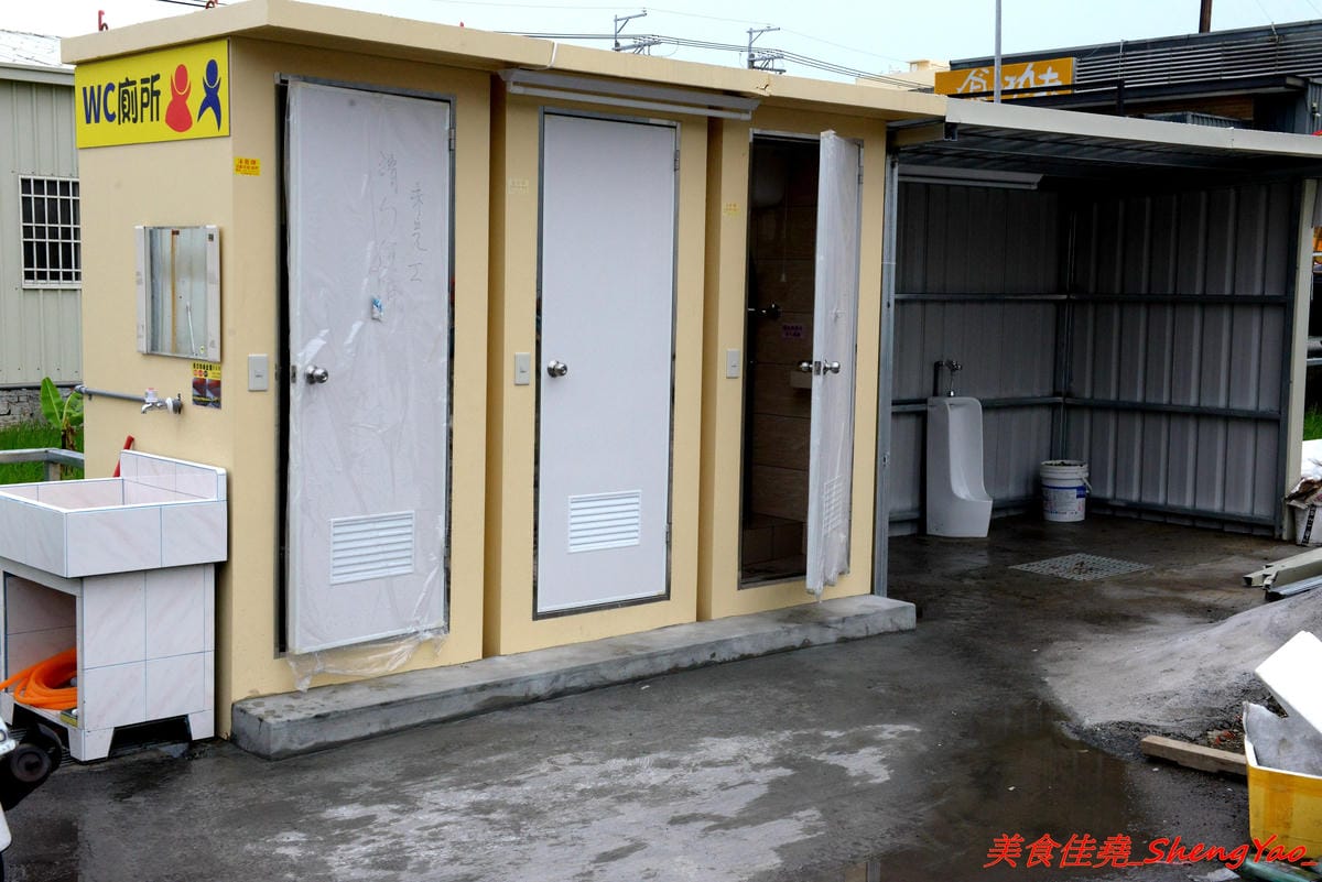 [台中沙鹿]福安黃昏市場 – 新開幕黃昏市場,號稱佔地千坪應該是台中海線目前最大的黃昏市場,攤子還不少,有些是之前沒看過的,大推咖啡麵包好好吃。開幕期間打卡送霜淇淋或爆米花,消費滿百