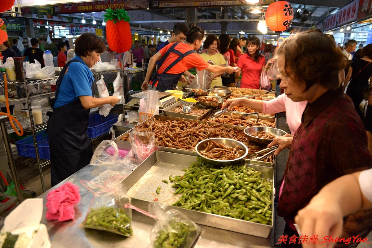 [台中沙鹿]福安黃昏市場 – 新開幕黃昏市場,號稱佔地千坪應該是台中海線目前最大的黃昏市場,攤子還不少,有些是之前沒看過的,大推咖啡麵包好好吃。開幕期間打卡送霜淇淋或爆米花,消費滿百
