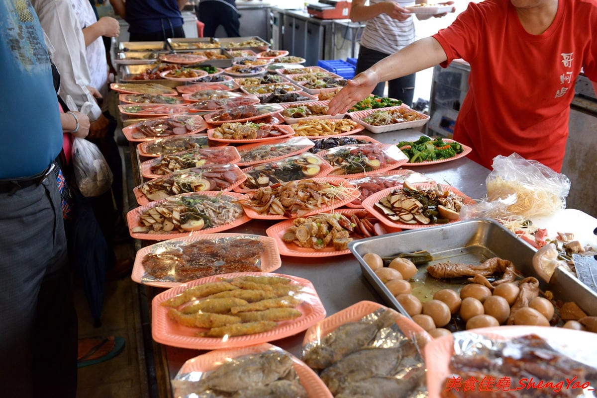 [台中沙鹿]福安黃昏市場 – 新開幕黃昏市場,號稱佔地千坪應該是台中海線目前最大的黃昏市場,攤子還不少,有些是之前沒看過的,大推咖啡麵包好好吃。開幕期間打卡送霜淇淋或爆米花,消費滿百