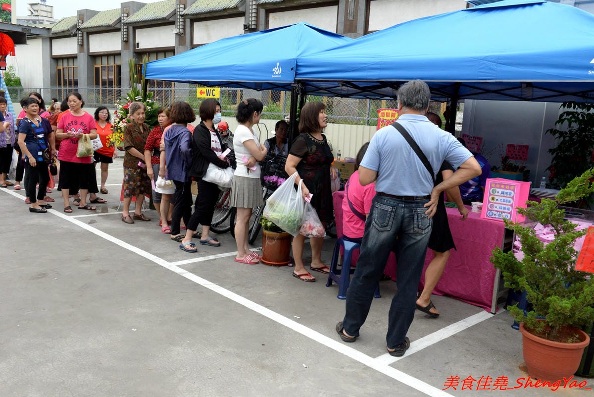 [台中沙鹿]福安黃昏市場 – 新開幕黃昏市場,號稱佔地千坪應該是台中海線目前最大的黃昏市場,攤子還不少,有些是之前沒看過的,大推咖啡麵包好好吃。開幕期間打卡送霜淇淋或爆米花,消費滿百