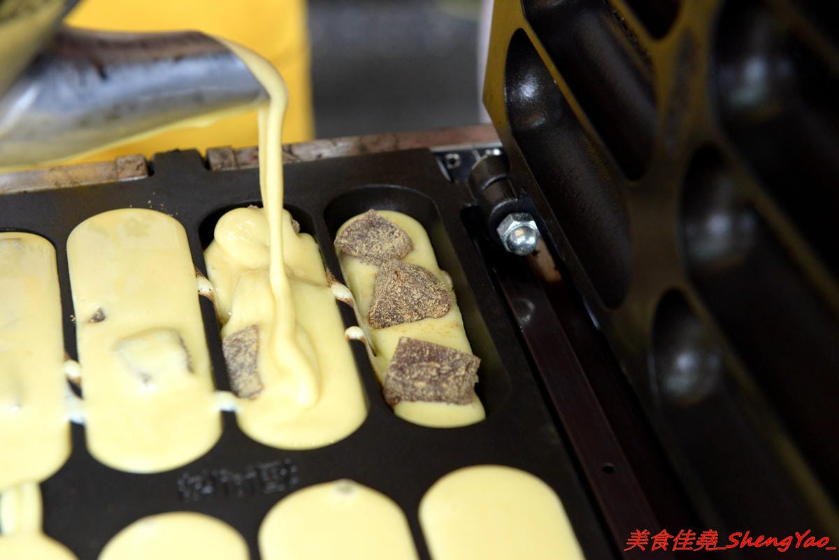 [台中清水]瑪吉雞蛋糕 – 台中人氣排隊雞蛋糕清水分店,獨特長條造型,內餡口味特別,份量較一般傳統雞蛋糕大,適合兩人分享。(已歇業)