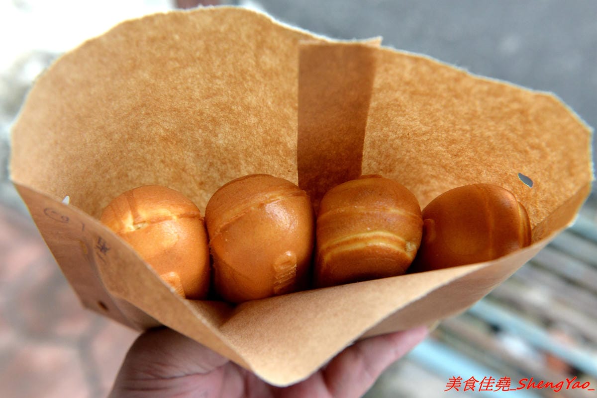 [台中清水]瑪吉雞蛋糕 – 台中人氣排隊雞蛋糕清水分店,獨特長條造型,內餡口味特別,份量較一般傳統雞蛋糕大,適合兩人分享。(已歇業)