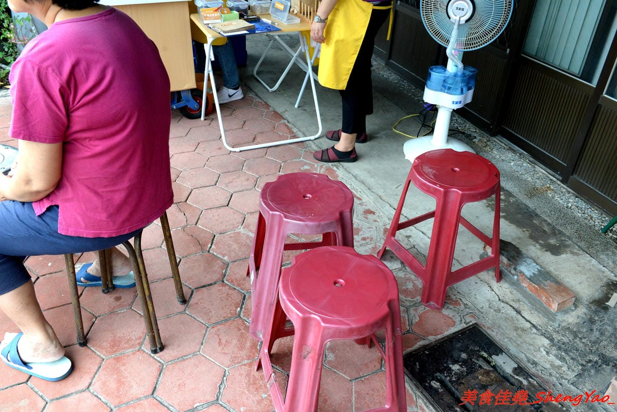 [台中清水]瑪吉雞蛋糕 – 台中人氣排隊雞蛋糕清水分店,獨特長條造型,內餡口味特別,份量較一般傳統雞蛋糕大,適合兩人分享。(已歇業)