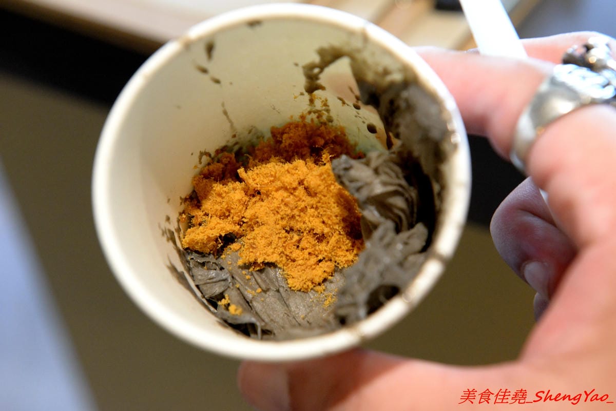 [台中沙鹿]ICUBE 艾斯酷比 – 沙鹿超扯雪花冰專賣店登場試賣,不可思議的佛心價格,超好吃的雪花冰,多種口味各有特色,清水模裝潢搭配淡淡的工業風和鄉村復古風,氣氛很不錯。