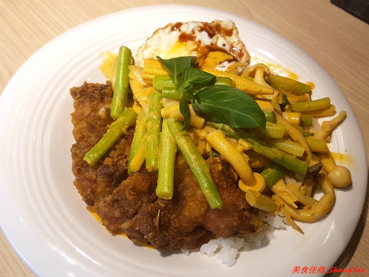 [台中沙鹿]五饌 – 隱藏在黃昏市場內的人氣創意料理 – 主廚手藝有水準,調味特殊、擺盤用心,所用食材非常新鮮,大推墨魚海盜麵。營業時間到晚上12點,沙鹿又一深夜食堂。(已遷移)