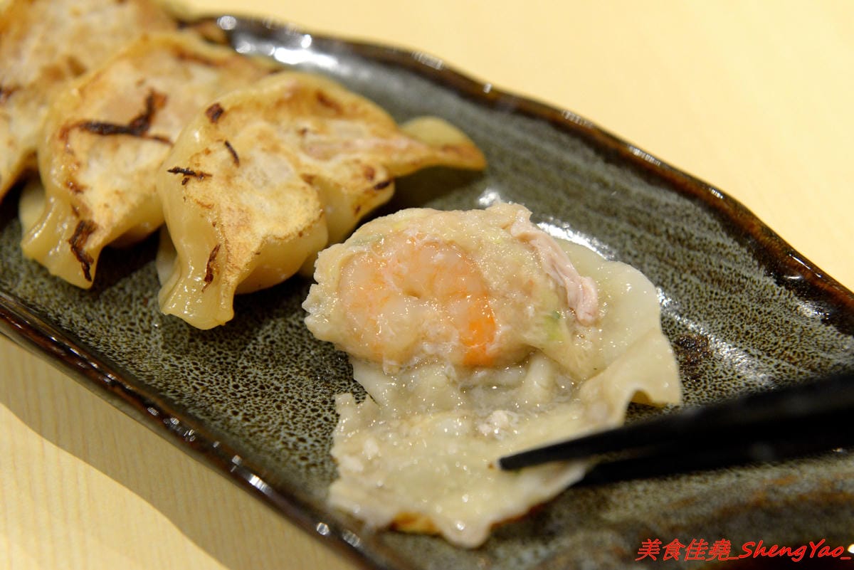 [台中北區]一幻拉麵台中中友店 – 來自日本北海道的知名拉麵店,台灣第二家店,中部首家店,鮮蝦熬煮湯頭頗有特色,重口味的非常重鹹,冰水好冰好好喝。(已歇業)