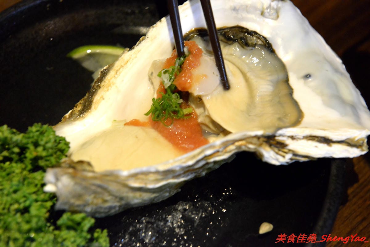 [台中西屯]將軍府 – 台中超人氣日式居酒屋,東西選擇多樣化,霸氣生蠔、創意串燒、精緻炸物、道道好吃,價位不嚇人,店內氣氛相當棒,穿著短版浴衣女服務生非常養眼。(店家邀約)