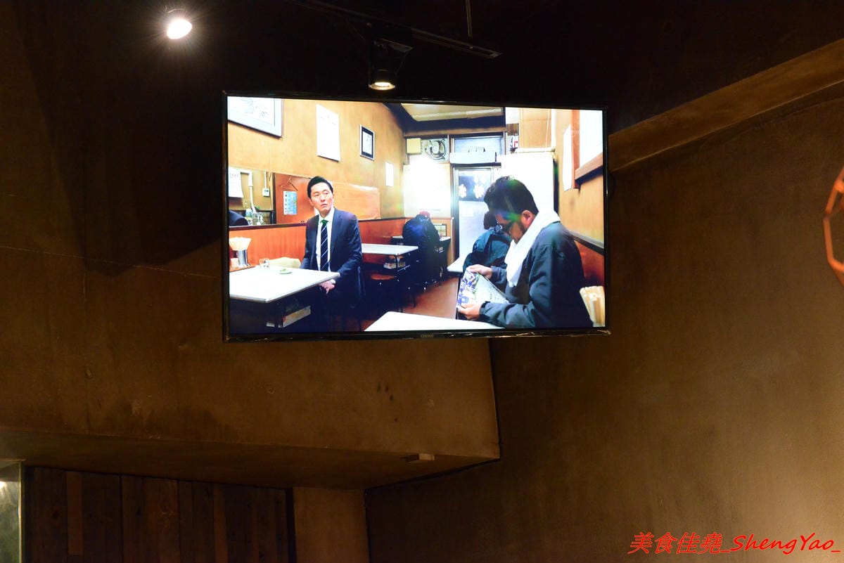 [台中西屯]將軍府 – 台中超人氣日式居酒屋,東西選擇多樣化,霸氣生蠔、創意串燒、精緻炸物、道道好吃,價位不嚇人,店內氣氛相當棒,穿著短版浴衣女服務生非常養眼。(店家邀約)