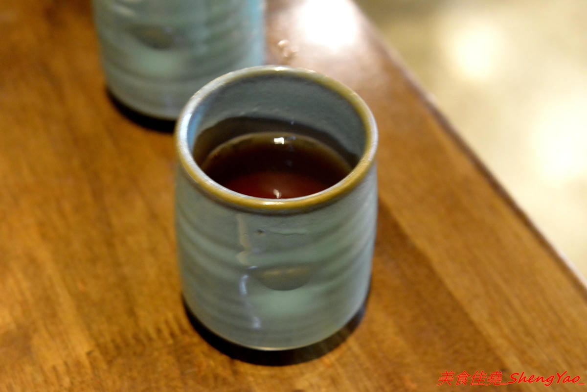 [台中西屯]將軍府 – 台中超人氣日式居酒屋,東西選擇多樣化,霸氣生蠔、創意串燒、精緻炸物、道道好吃,價位不嚇人,店內氣氛相當棒,穿著短版浴衣女服務生非常養眼。(店家邀約)