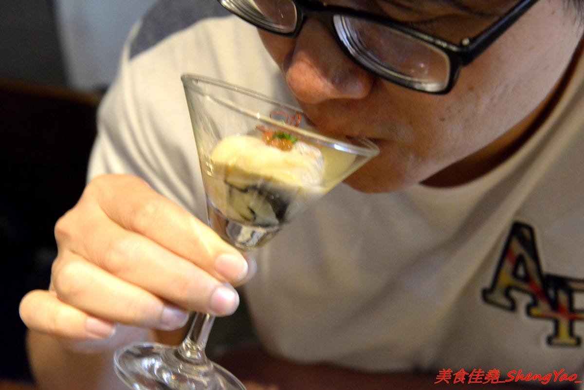 [台中西屯]將軍府 – 台中超人氣日式居酒屋,東西選擇多樣化,霸氣生蠔、創意串燒、精緻炸物、道道好吃,價位不嚇人,店內氣氛相當棒,穿著短版浴衣女服務生非常養眼。(店家邀約)