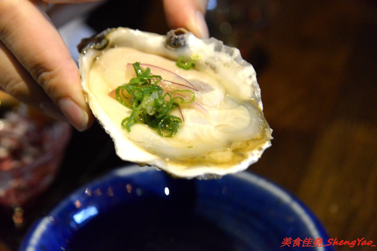 [台中西屯]將軍府 – 台中超人氣日式居酒屋,東西選擇多樣化,霸氣生蠔、創意串燒、精緻炸物、道道好吃,價位不嚇人,店內氣氛相當棒,穿著短版浴衣女服務生非常養眼。(店家邀約)