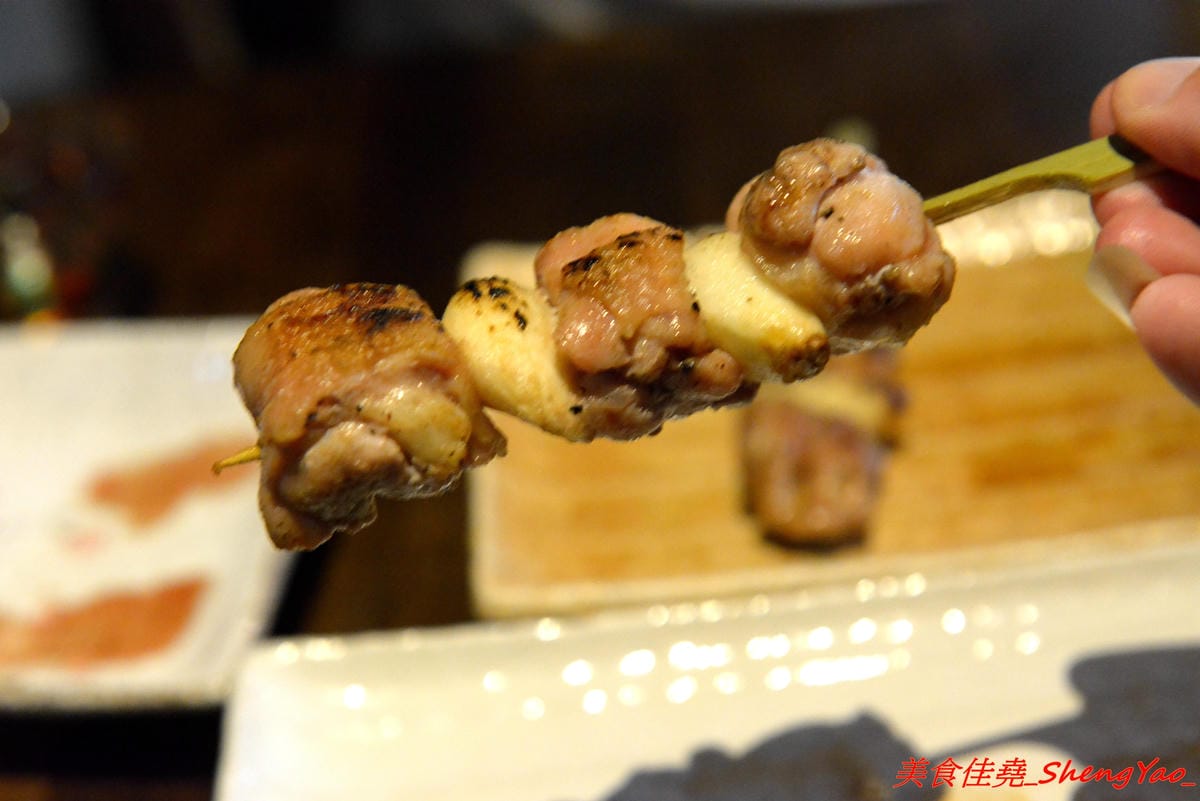 [台中西屯]將軍府 – 台中超人氣日式居酒屋,東西選擇多樣化,霸氣生蠔、創意串燒、精緻炸物、道道好吃,價位不嚇人,店內氣氛相當棒,穿著短版浴衣女服務生非常養眼。(店家邀約)
