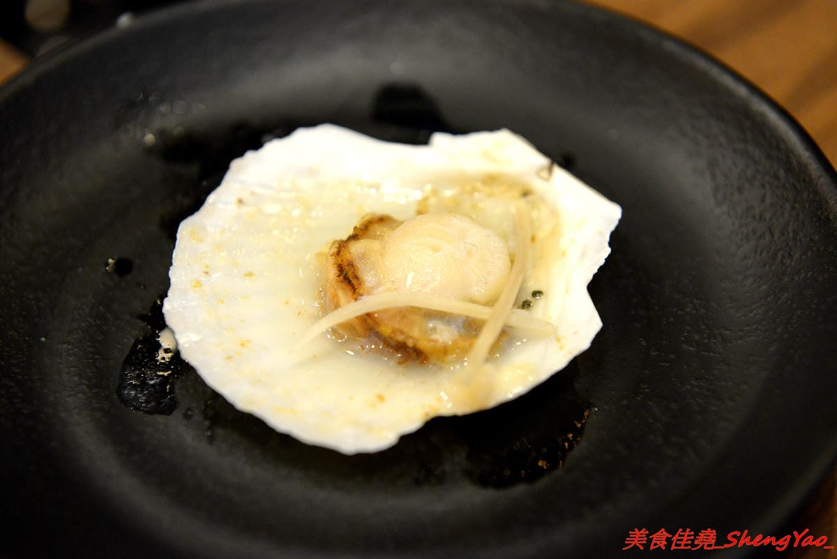 [台中沙鹿]絕品火鍋二訪 – 沙鹿第一家賣蒸氣鍋的鍋物餐廳,最便宜的雙人價千元有找,海鮮食材新鮮度有到位,份量也OK,火鍋湯頭口味獨特,肉類品質有水準。(已歇業)