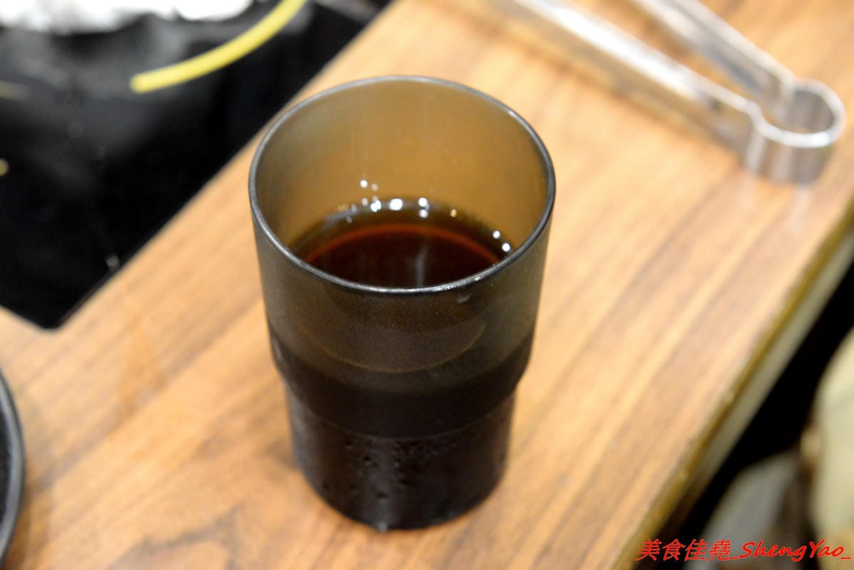 [台中沙鹿]絕品火鍋二訪 – 沙鹿第一家賣蒸氣鍋的鍋物餐廳,最便宜的雙人價千元有找,海鮮食材新鮮度有到位,份量也OK,火鍋湯頭口味獨特,肉類品質有水準。(已歇業)