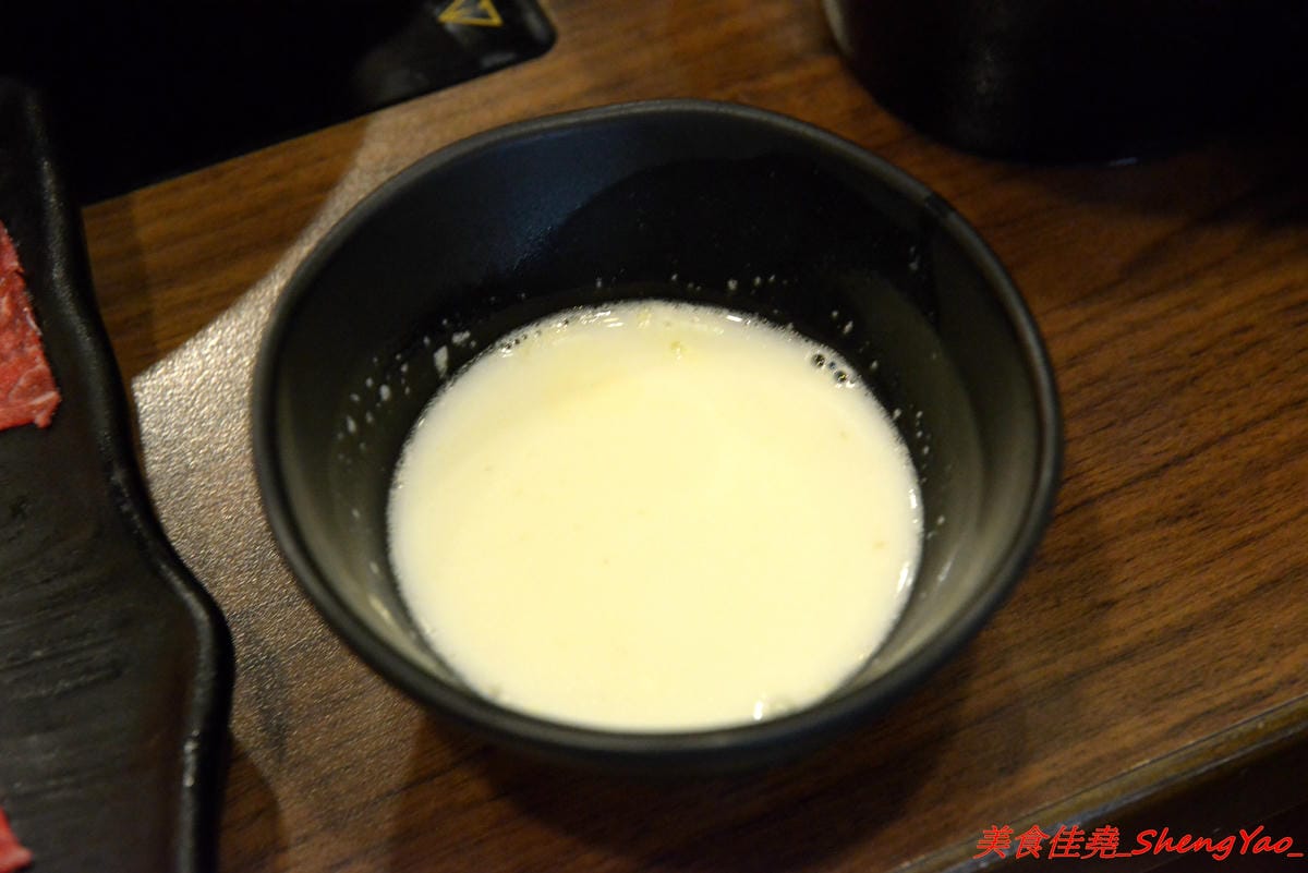 [台中沙鹿]絕品火鍋二訪 – 沙鹿第一家賣蒸氣鍋的鍋物餐廳,最便宜的雙人價千元有找,海鮮食材新鮮度有到位,份量也OK,火鍋湯頭口味獨特,肉類品質有水準。(已歇業)