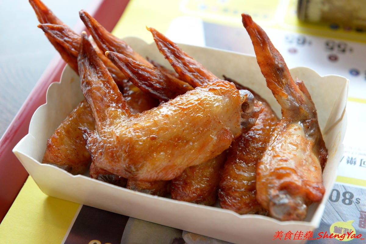 [台中清水]高美Gaomei台灣專業手扒雞 – 台中海線第一家手扒雞專賣店,高美濕地新美食地標,手扒雞好好吃,外皮油香、肉嫩夠味、肉汁飽滿,開幕期間打卡有送店家手做布丁。