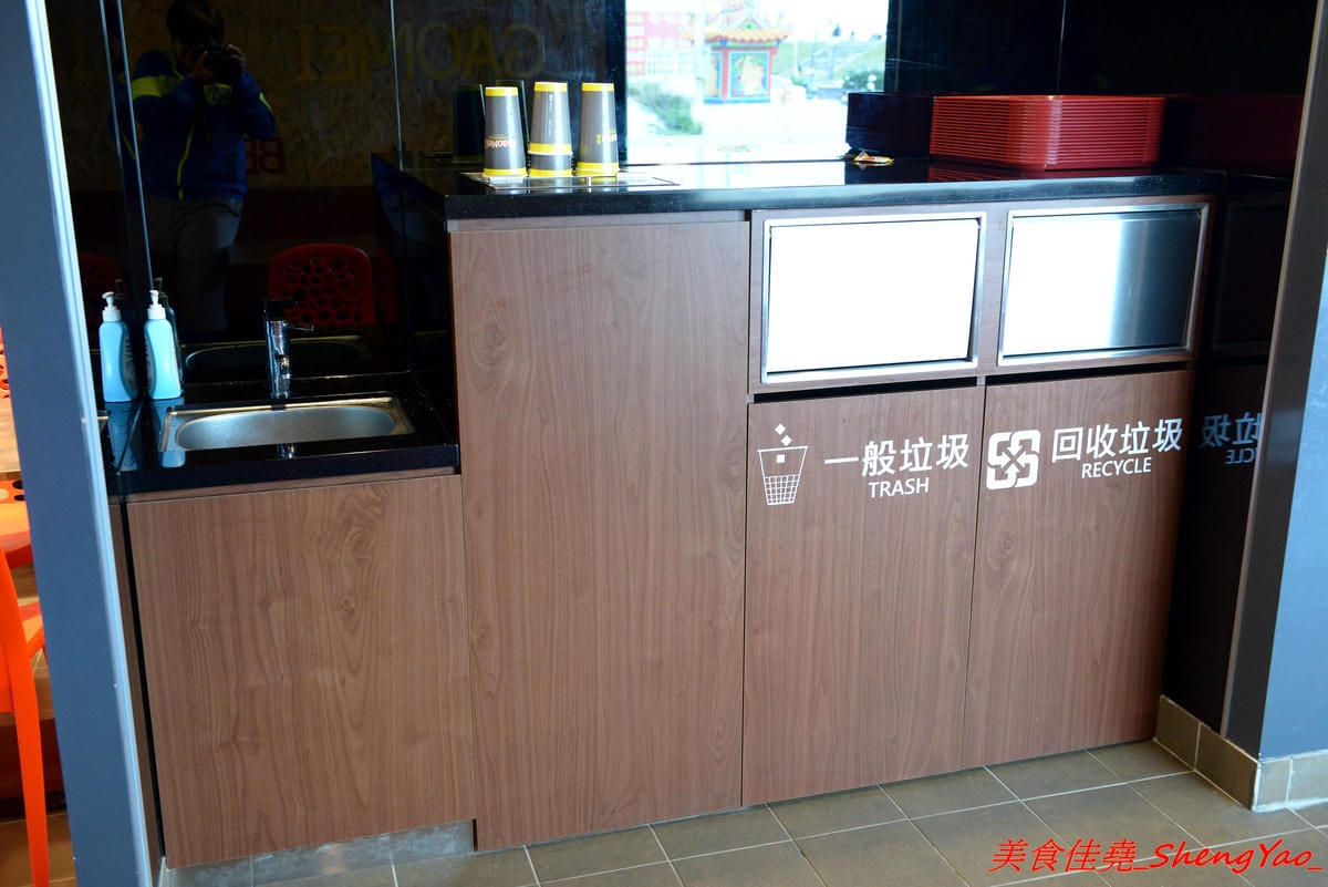 [台中清水]高美Gaomei台灣專業手扒雞 – 台中海線第一家手扒雞專賣店,高美濕地新美食地標,手扒雞好好吃,外皮油香、肉嫩夠味、肉汁飽滿,開幕期間打卡有送店家手做布丁。