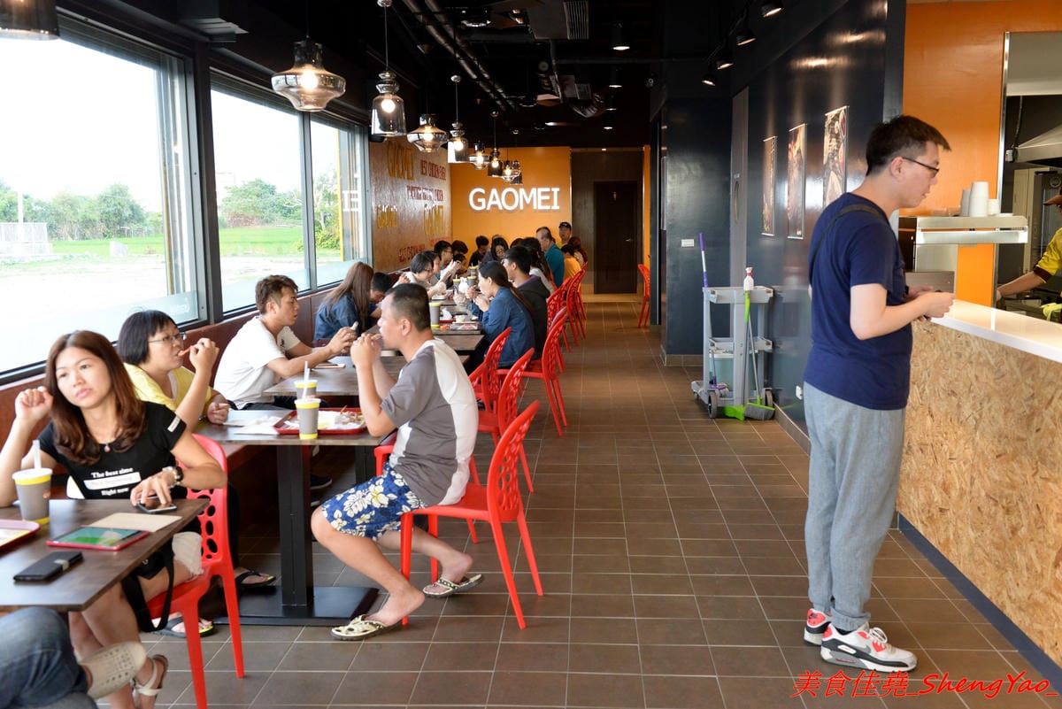 [台中清水]高美Gaomei台灣專業手扒雞 – 台中海線第一家手扒雞專賣店,高美濕地新美食地標,手扒雞好好吃,外皮油香、肉嫩夠味、肉汁飽滿,開幕期間打卡有送店家手做布丁。