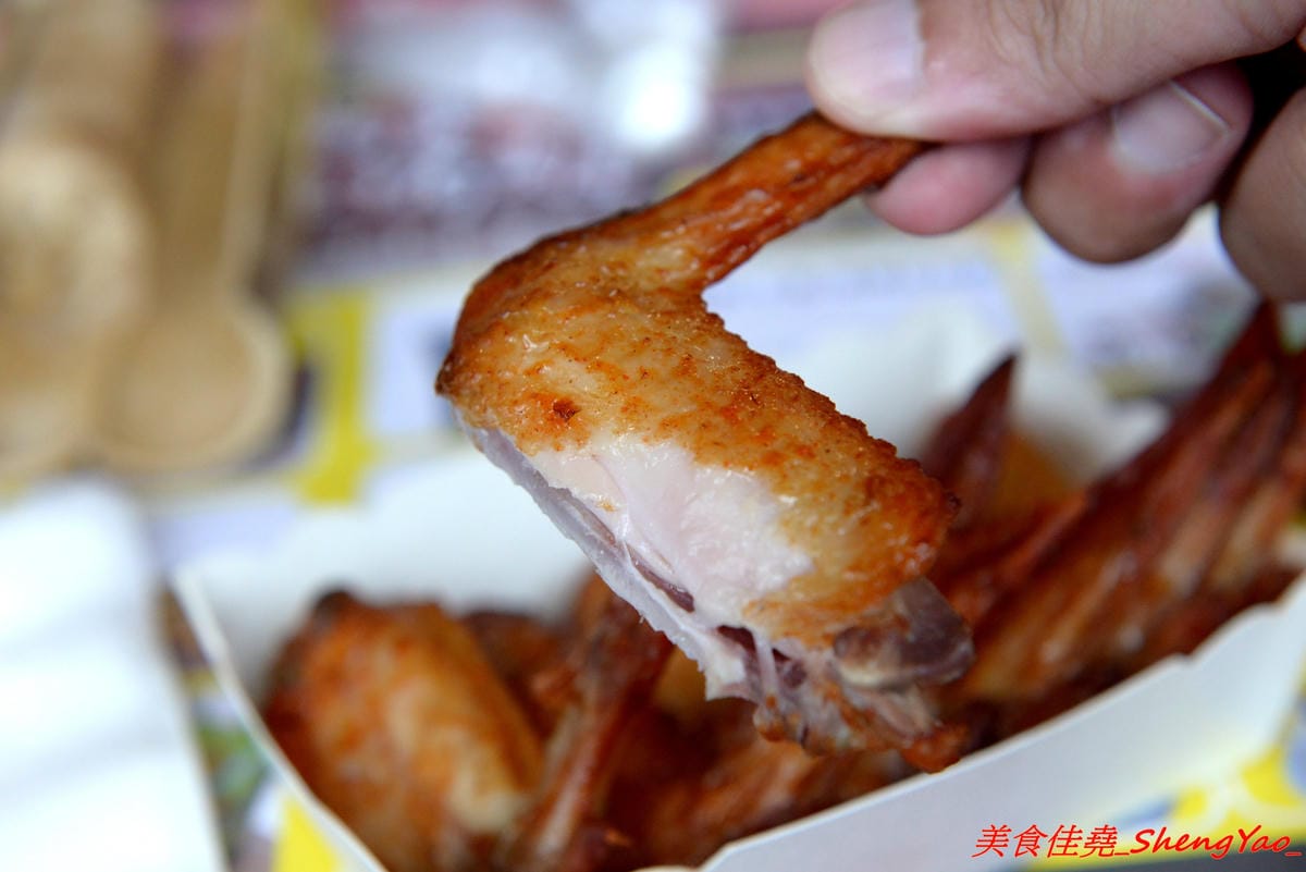 [台中清水]高美Gaomei台灣專業手扒雞 – 台中海線第一家手扒雞專賣店,高美濕地新美食地標,手扒雞好好吃,外皮油香、肉嫩夠味、肉汁飽滿,開幕期間打卡有送店家手做布丁。