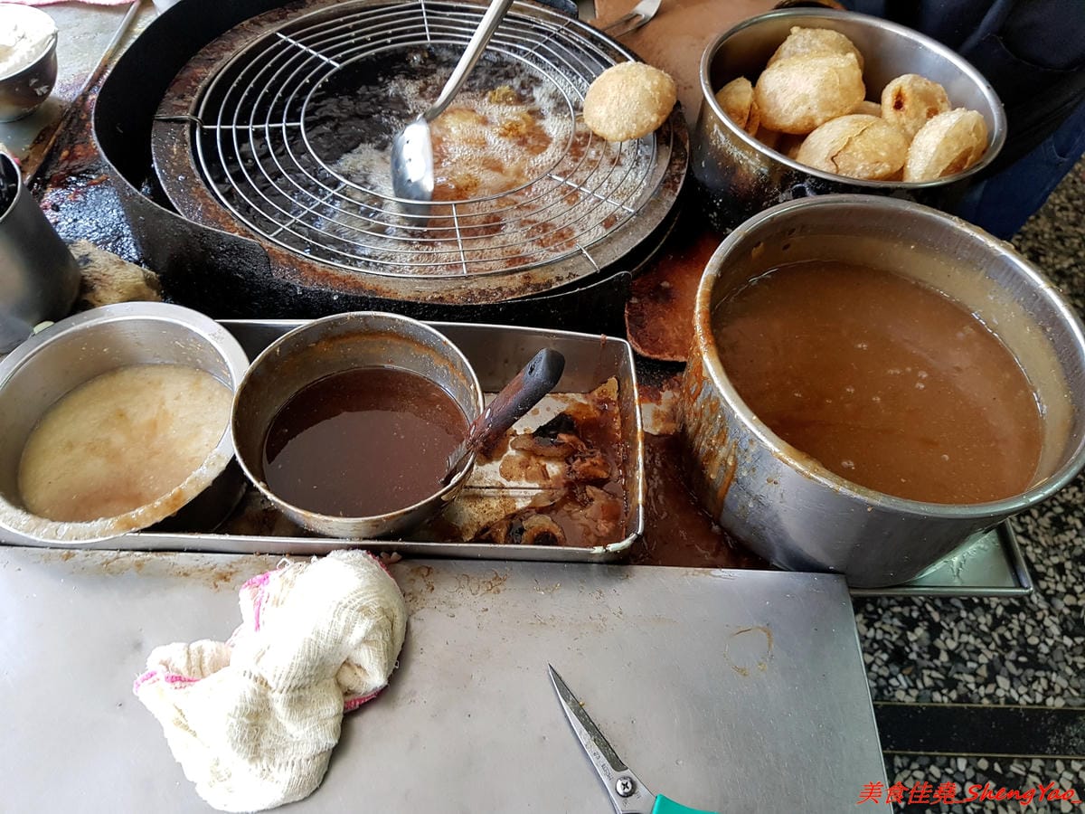 [彰化]北門口肉圓 – 彰化知名肉圓老店,傳說中比雞腿便當還貴、一顆要價一100元的高級肉圓,肉圓外皮外酥內Q、嚼勁十足,內餡添加了干貝,口味獨特還不錯吃。