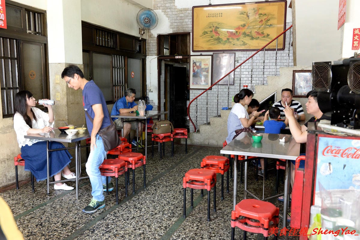 [彰化]北門口肉圓 – 彰化知名肉圓老店,傳說中比雞腿便當還貴、一顆要價一100元的高級肉圓,肉圓外皮外酥內Q、嚼勁十足,內餡添加了干貝,口味獨特還不錯吃。
