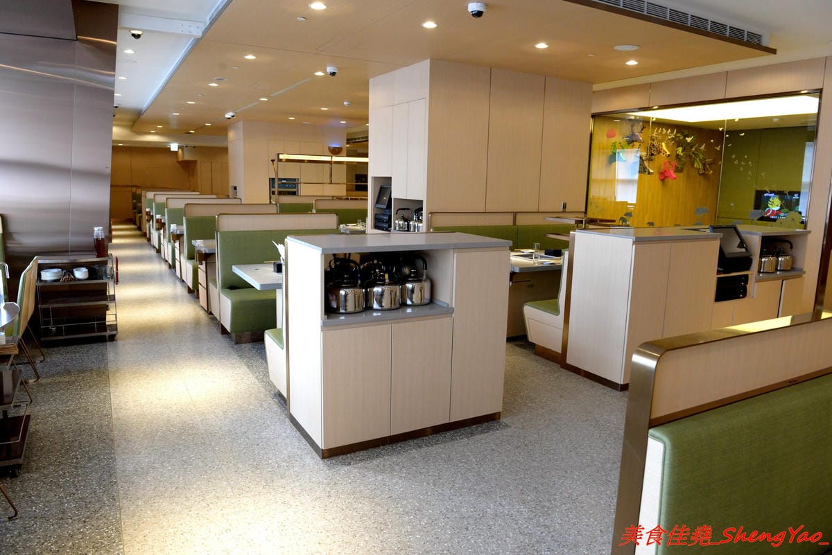 [台中西屯]海底撈火鍋台中大遠百店 – 海底撈火鍋台中店開始試賣,火鍋湯底湯頭有特色,東西新鮮不錯吃,專人桌邊服務貼心至極,還會幫單身客人找伴XD,用餐時還有拉麵表演和變臉秀表現,不限用