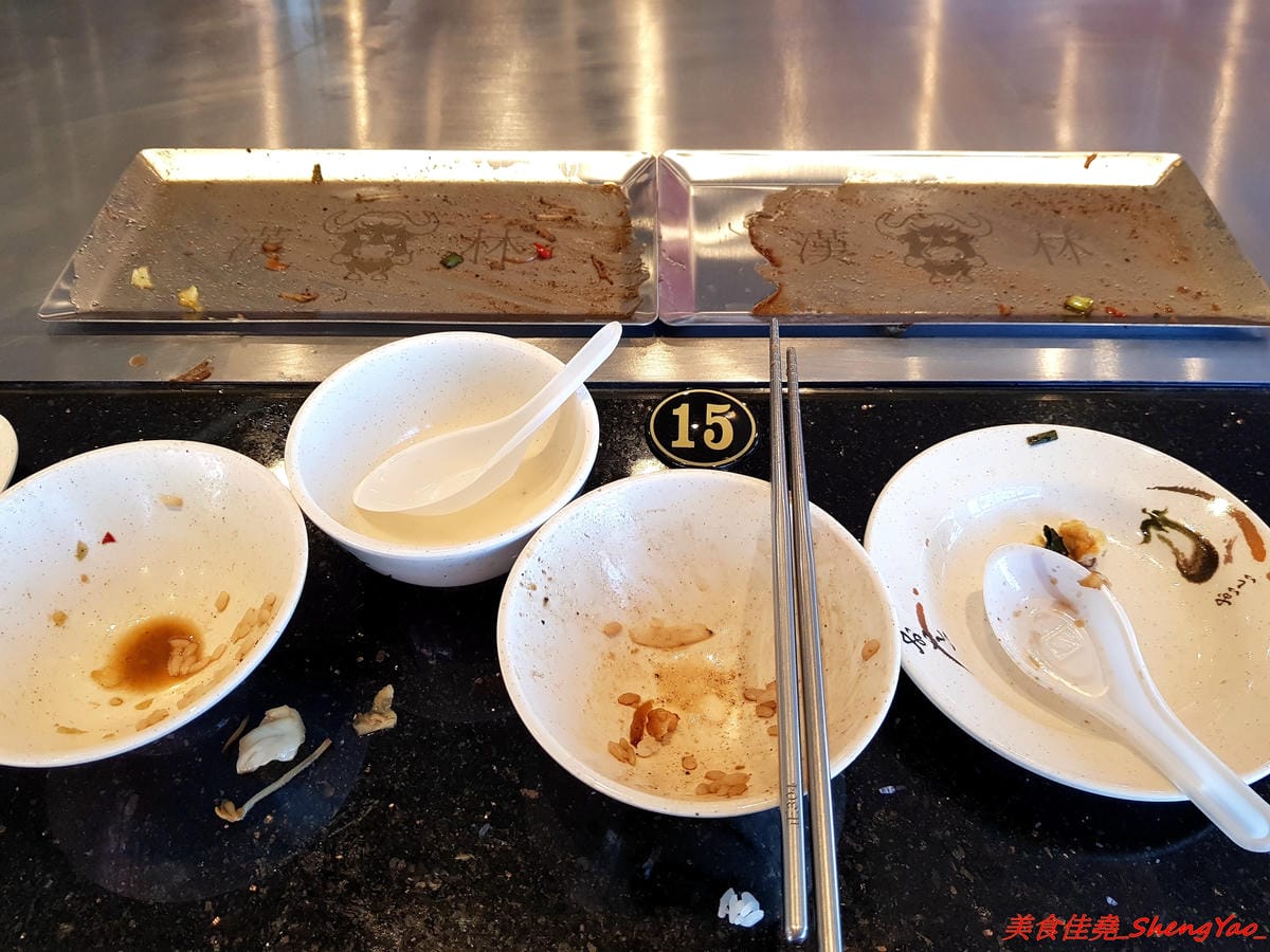 [台中沙鹿]漢林鐵板燒 – 知名鐵板燒連鎖店沙鹿分店,平實價位,份量充足,口味還不錯,從炒青菜到主菜都很夠味下飯,用餐環境舒適,排煙通風良好,吃完身上不會有很濃的油煙味。