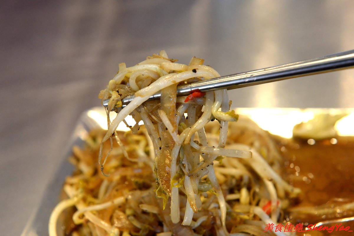 [台中沙鹿]漢林鐵板燒 – 知名鐵板燒連鎖店沙鹿分店,平實價位,份量充足,口味還不錯,從炒青菜到主菜都很夠味下飯,用餐環境舒適,排煙通風良好,吃完身上不會有很濃的油煙味。