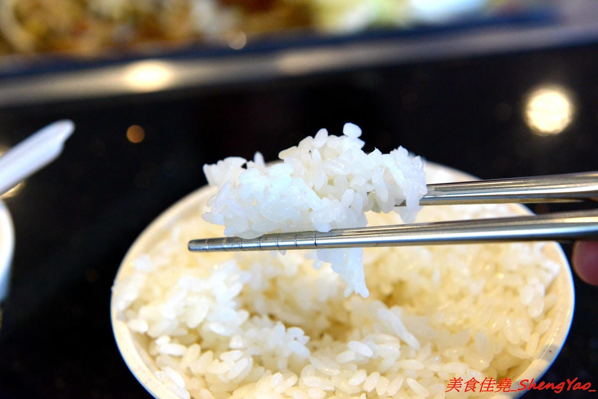 [台中沙鹿]漢林鐵板燒 – 知名鐵板燒連鎖店沙鹿分店,平實價位,份量充足,口味還不錯,從炒青菜到主菜都很夠味下飯,用餐環境舒適,排煙通風良好,吃完身上不會有很濃的油煙味。