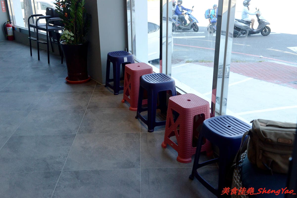 [台中沙鹿]漢林鐵板燒 – 知名鐵板燒連鎖店沙鹿分店,平實價位,份量充足,口味還不錯,從炒青菜到主菜都很夠味下飯,用餐環境舒適,排煙通風良好,吃完身上不會有很濃的油煙味。