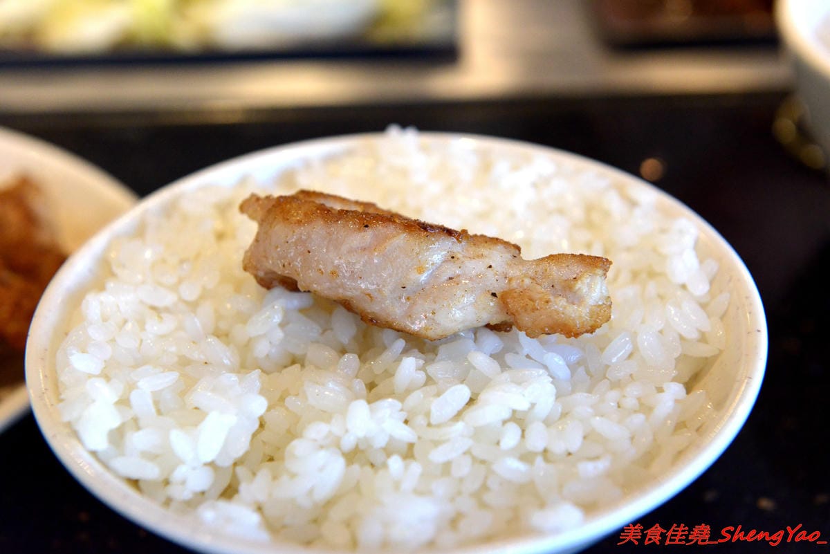 [台中沙鹿]漢林鐵板燒 – 知名鐵板燒連鎖店沙鹿分店,平實價位,份量充足,口味還不錯,從炒青菜到主菜都很夠味下飯,用餐環境舒適,排煙通風良好,吃完身上不會有很濃的油煙味。