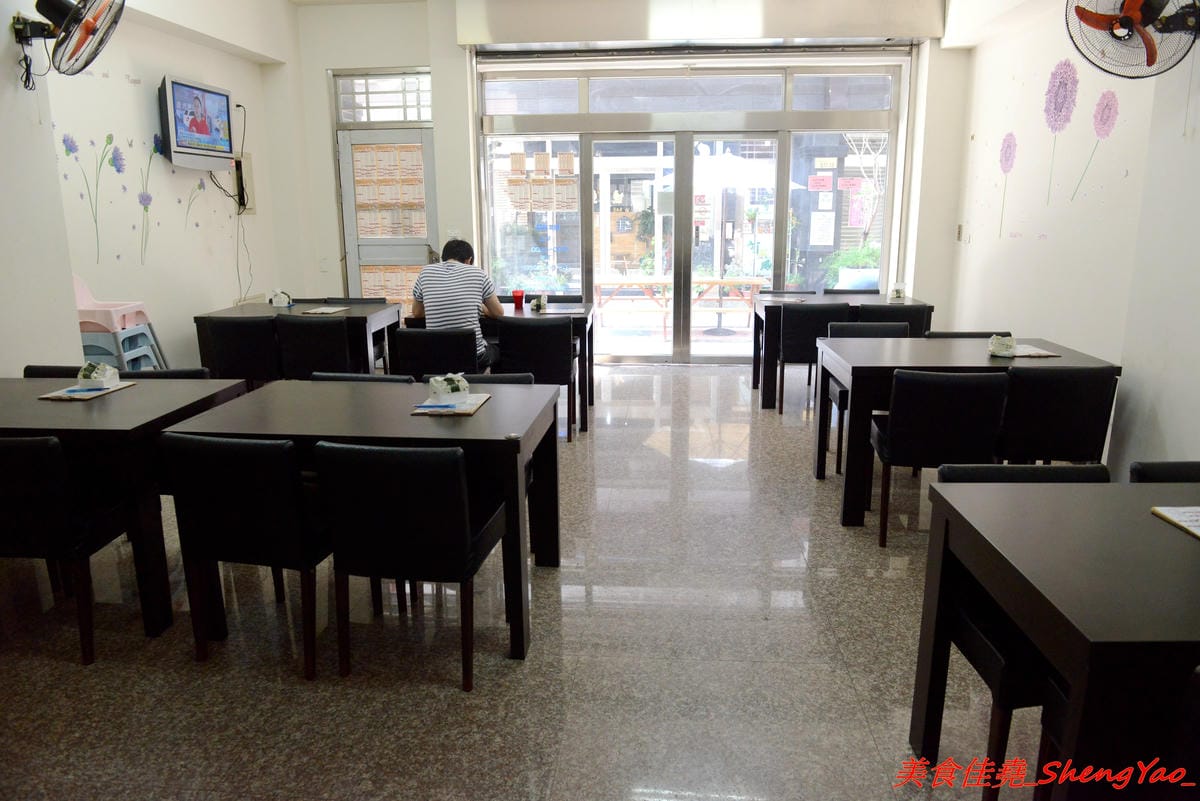 [台中沙鹿]鮮饌香精緻炒飯專賣店 二訪 – 沙鹿平價炒飯專賣店,炒飯口味多達三十種以上,另外也有賣麵食點心炒麵燴飯蓋飯熱炒,選擇多樣化,加麵加飯一律不加價,滿200、300就有外送至沙鹿、梧棲