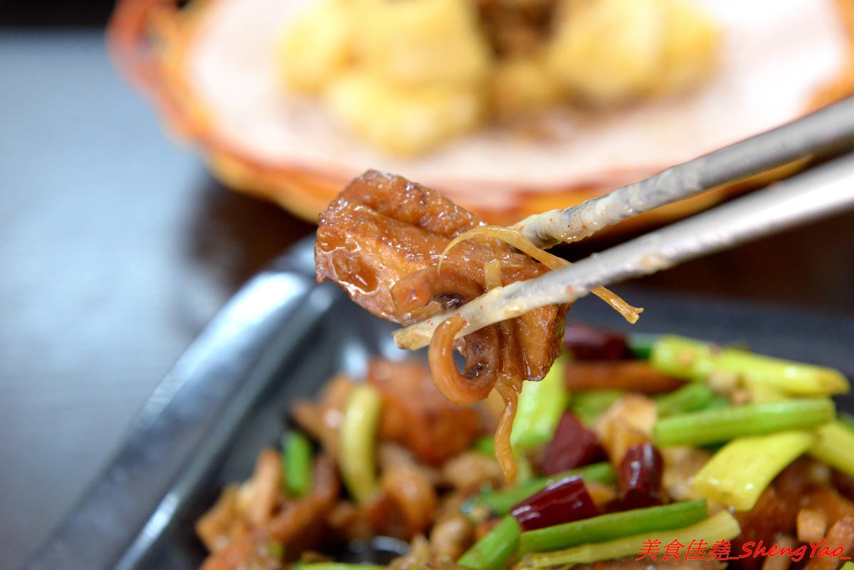 [台中沙鹿]鮮饌香精緻炒飯專賣店 二訪 – 沙鹿平價炒飯專賣店,炒飯口味多達三十種以上,另外也有賣麵食點心炒麵燴飯蓋飯熱炒,選擇多樣化,加麵加飯一律不加價,滿200、300就有外送至沙鹿、梧棲