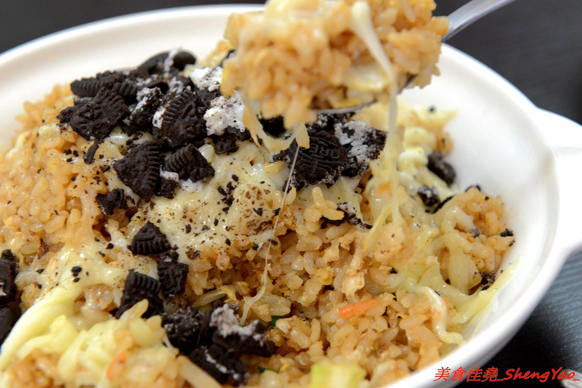 [台中沙鹿]鮮饌香精緻炒飯專賣店 二訪 – 沙鹿平價炒飯專賣店,炒飯口味多達三十種以上,另外也有賣麵食點心炒麵燴飯蓋飯熱炒,選擇多樣化,加麵加飯一律不加價,滿200、300就有外送至沙鹿、梧棲