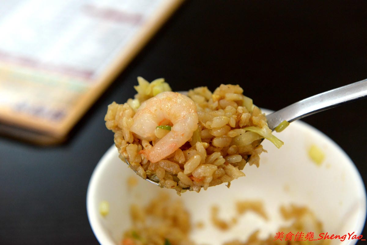 [台中沙鹿]鮮饌香精緻炒飯專賣店 二訪 – 沙鹿平價炒飯專賣店,炒飯口味多達三十種以上,另外也有賣麵食點心炒麵燴飯蓋飯熱炒,選擇多樣化,加麵加飯一律不加價,滿200、300就有外送至沙鹿、梧棲