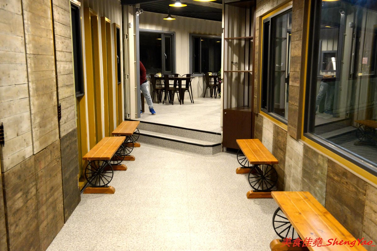 [台中沙鹿]覓覓基地帆帆望海 – 沙鹿新夜景咖啡廳,景觀視野接近180度,夜景一覽無遺,氣氛佳,約會好去處,餐點價位不貴。