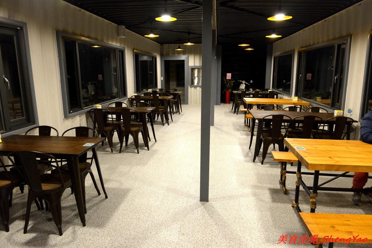 [台中沙鹿]覓覓基地帆帆望海 – 沙鹿新夜景咖啡廳,景觀視野接近180度,夜景一覽無遺,氣氛佳,約會好去處,餐點價位不貴。