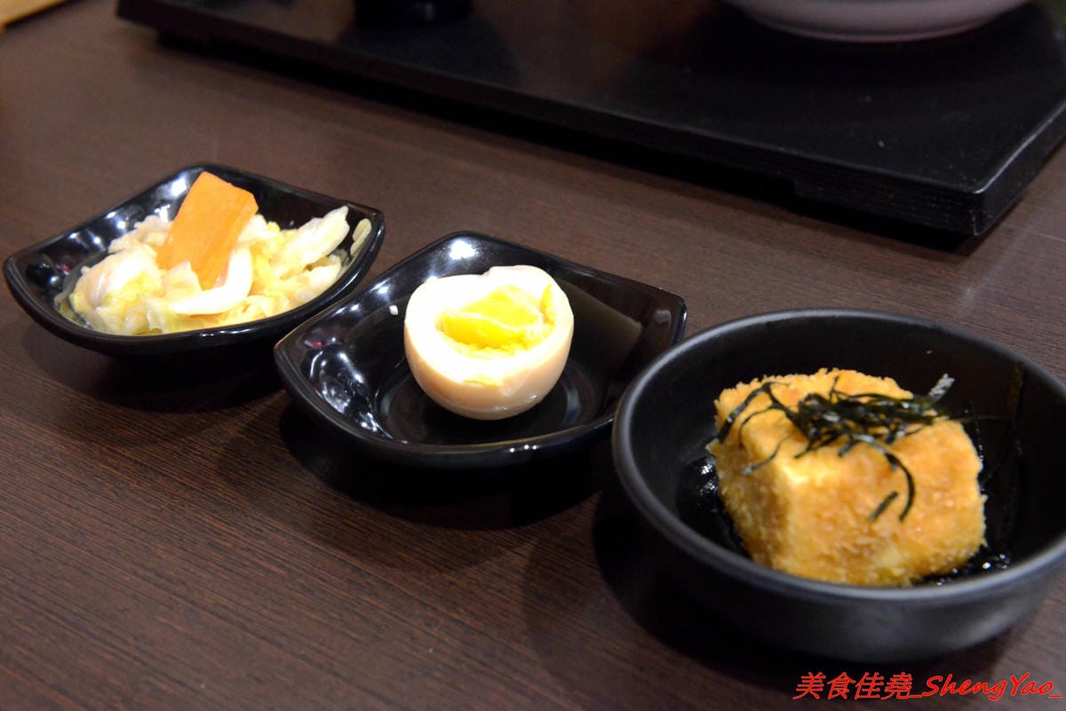 [台中沙鹿]ㄨ麻尹 台中沙鹿店 – 來自彰化市的人氣平價日式食堂,丼飯、咖哩飯和炒烏龍麵都不錯吃很推薦,工讀生妹妹清純呆萌超可愛,12/16-12/29試賣期間優惠很大方。